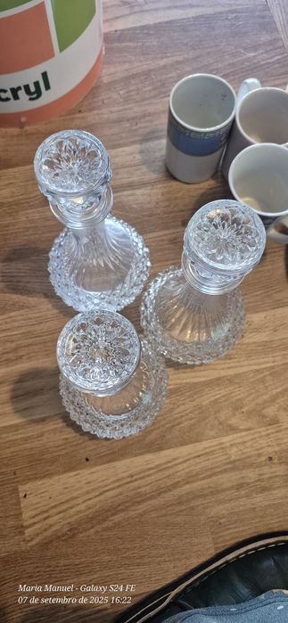 Garrafas e canecas vidro