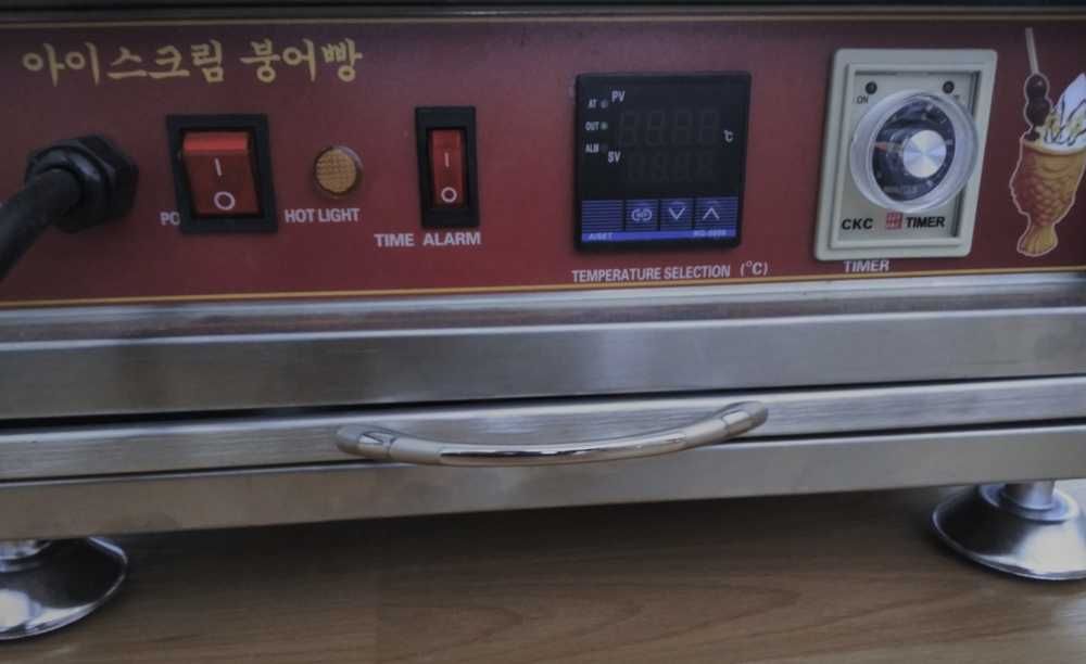 2 Máquinas Waffles (Mickey + Hello Kitty)  Lote Barato