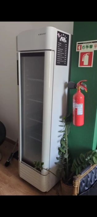 Recheio de barbearia b sofás, rampa de lavagem, móvel de apoio