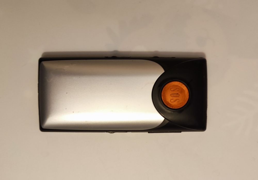 Telefon Maxcom MM470BB dla starszej osoby w dobrym stanie bez baterii