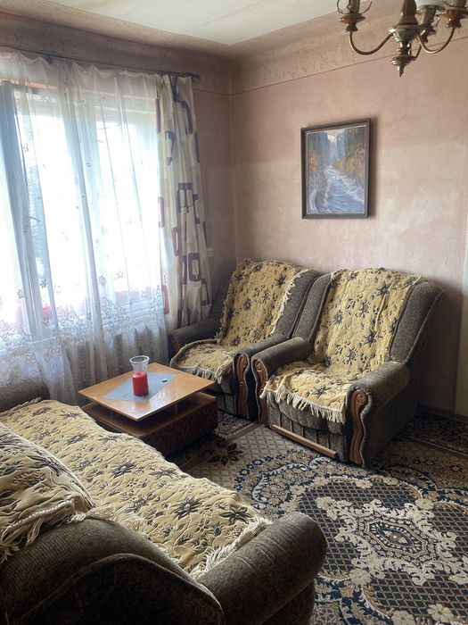 Продається двокімнатна квартира на другому поверсі поруч з центром по вул Берегівська !