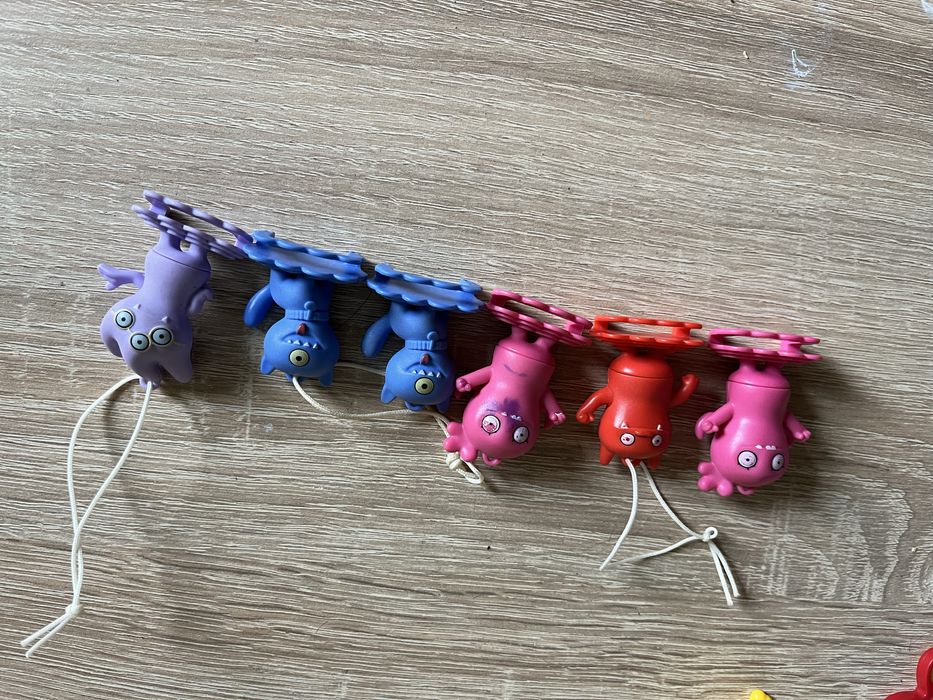 Игрушки с киндера