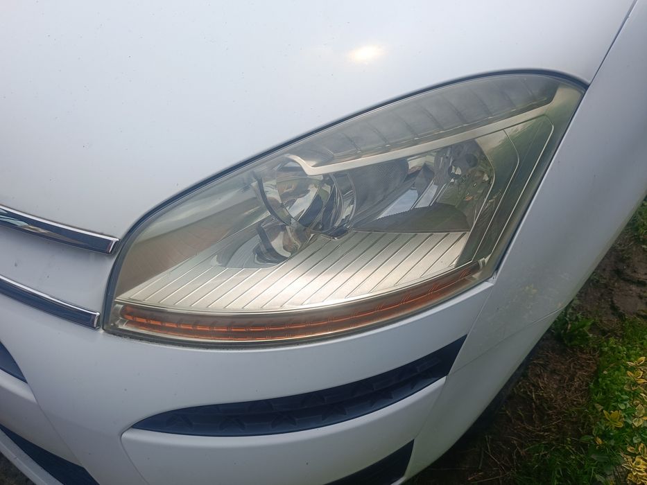 Citroen C4 Picasso Lampa Przód Lewa