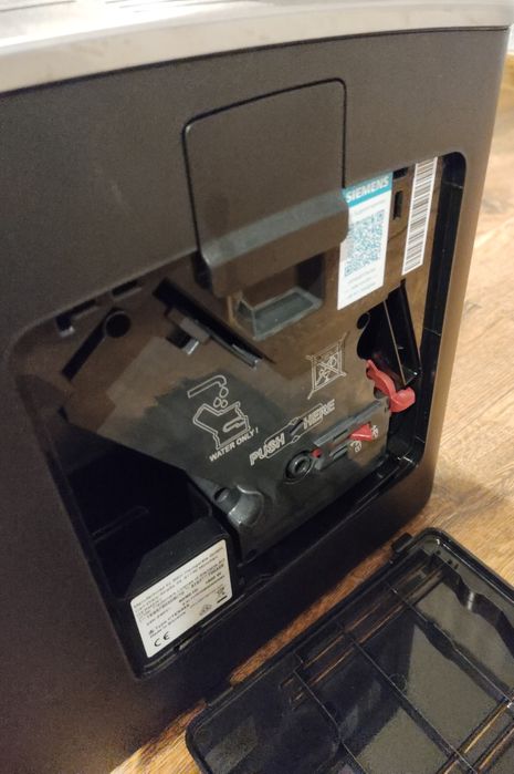 Ekspres do kawy Siemens EQ 6 Plus s700 + pojemnik na mleko OPIS!