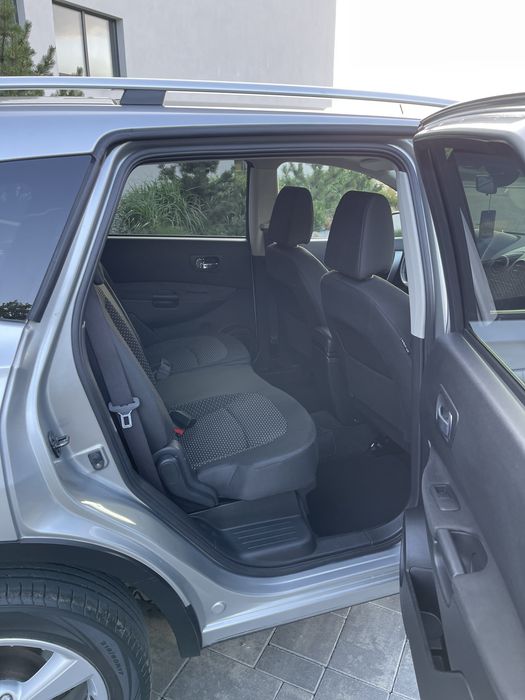 Nissan Qashqai+2