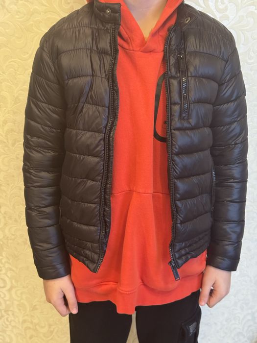 Куртка rezerved хлопчику . 10-11 років