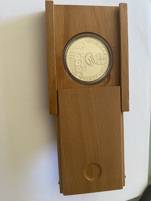 Várias moedas antigas