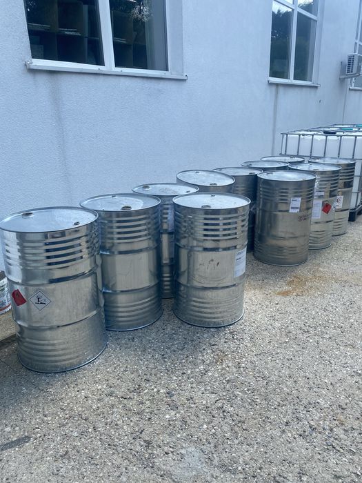 Beczki 200 l ocynkowane , pomost, woda