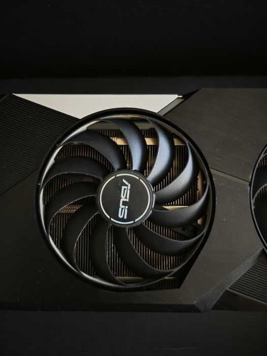 ASUS Dual AMD Radeon RX 6700 XT OC Edition Placa Gráfica