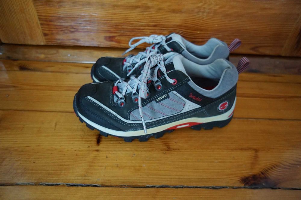 Buty  TREKKINGOWE
 TIMBERLAND Gore - tex  39 38 dł wkład. 25 cm