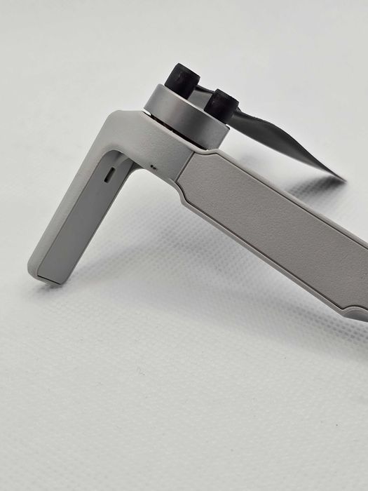 DJI Mini 1SE – lewe przednie ramię