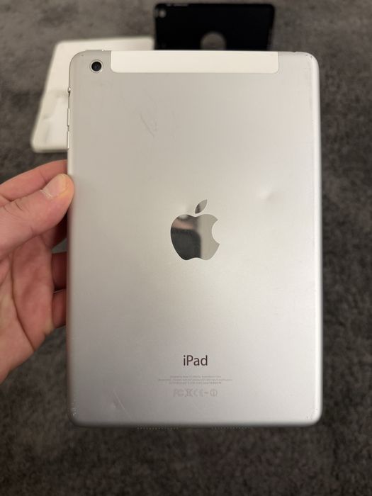 iPad Mini modelo A1455 para peças com 2 Capas e Teclado
