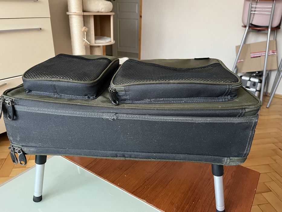 Organizer wędkarski ze stolikiem NGT