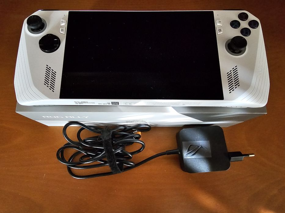 Asus rog ally 512 GB( processador Z1 extreme)