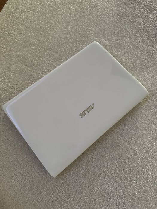 ASUS PC with Charger64750782170243120