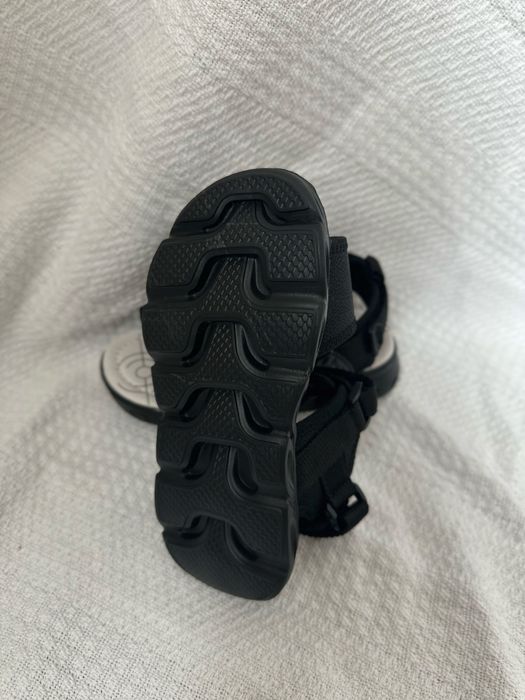 Нові босоніжки на хлопчика 19 см (29 р)