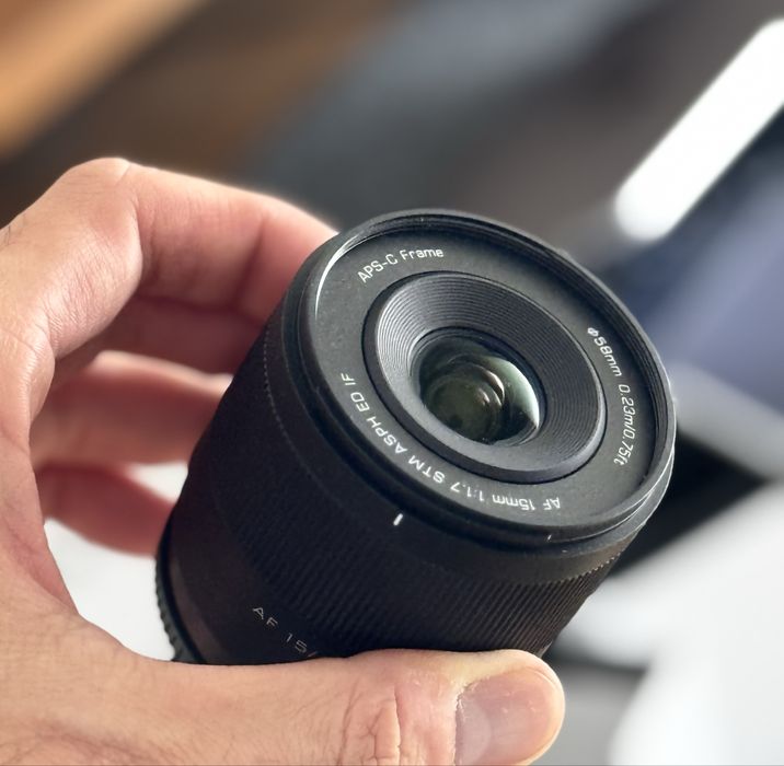 Objetiva Viltrox 15mm f/1.7 para Sony E