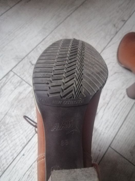 Buty skóra ocieplane 38