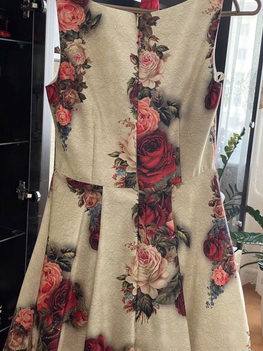 Жіноче плаття