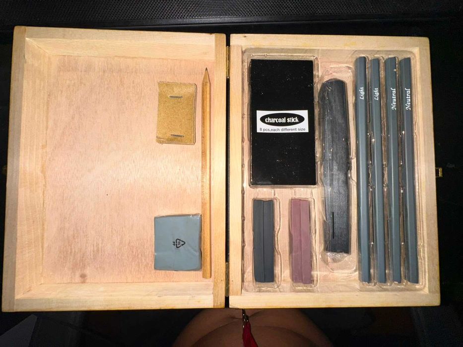Caixa Kit de Desenho a Carvão e Grafite