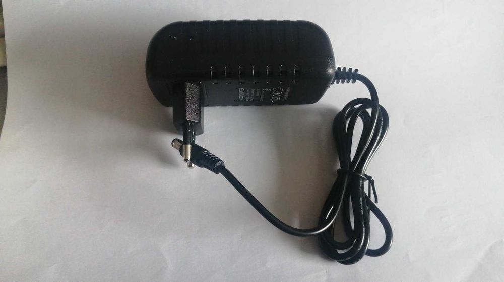 блок питания для камер наблюдения 12 вольт 2, 3 ампера