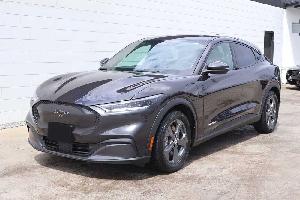Ford Mustang Mach-E Premium      2023