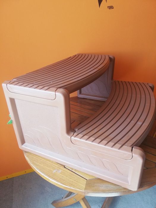 Schody jacuzzi wanna