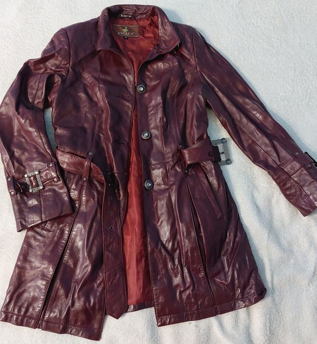 Жіночий шкіряний плащ S-M
