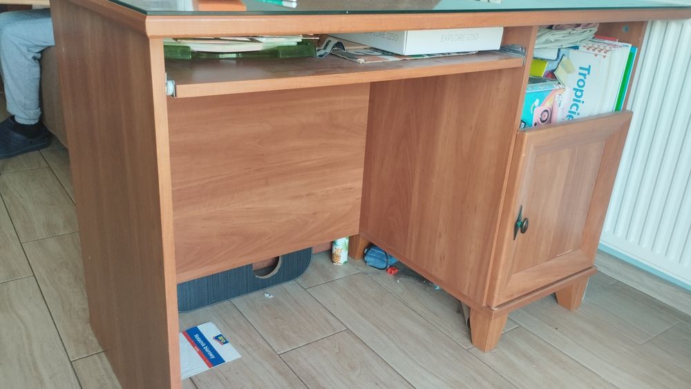 Biurko i słupek oddam