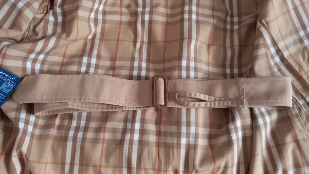 Trench Burberry mulher vintage