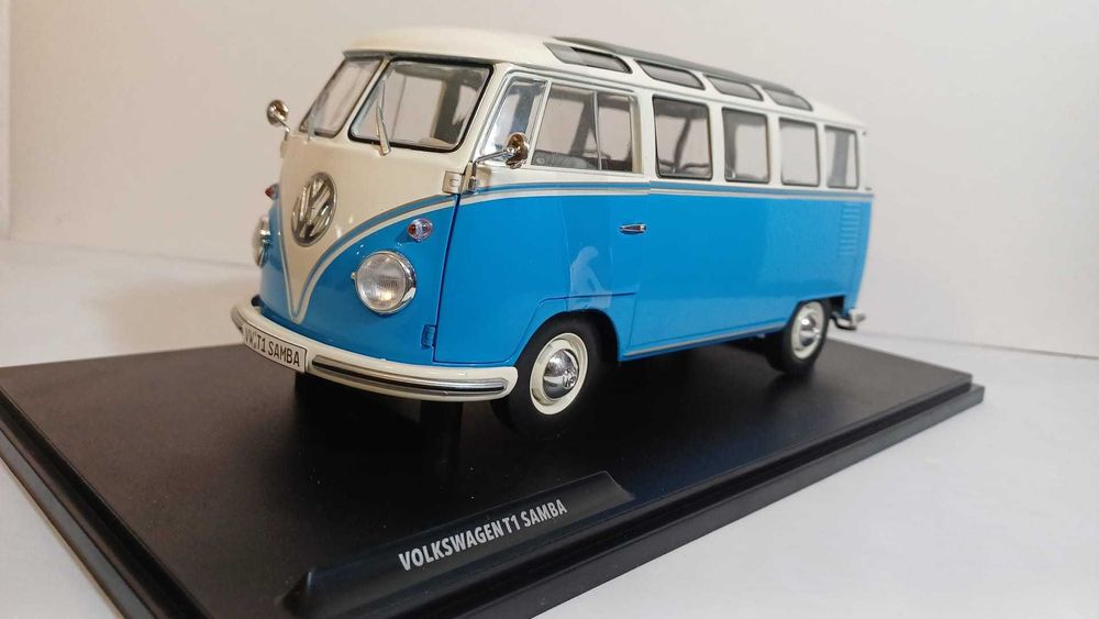 1/18 VW T1 Pão de forma Samba az - Solido