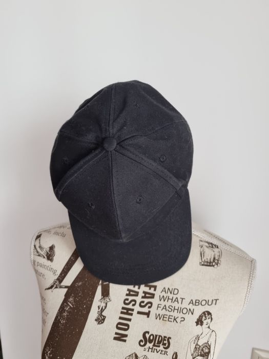 PORTES GRÁTIS - Boné Preto da Bershka