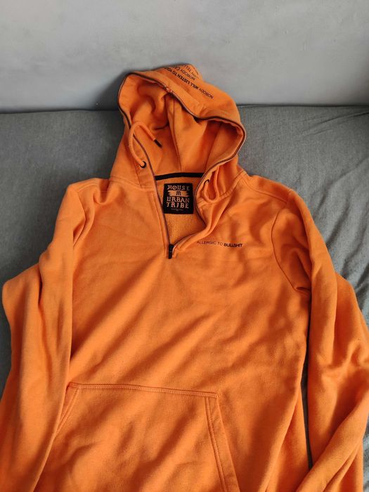 Pomarańczowa bluza z kapturem House