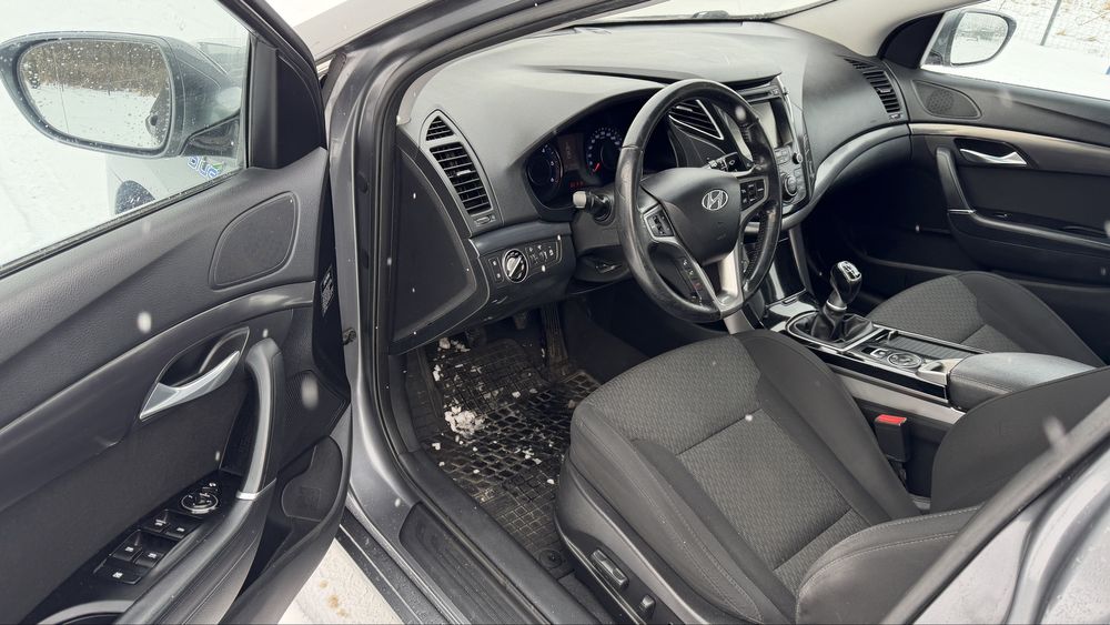 Hyundai i40 1.6 crdi navi ledy tempomat zamiana