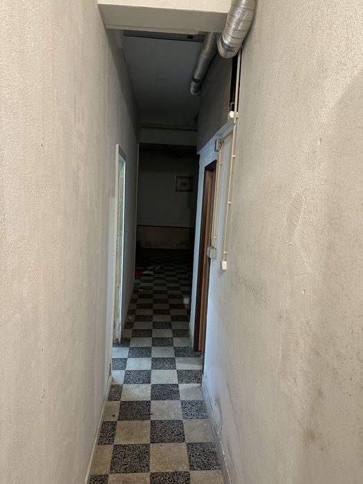 Alugo Garagem com capacidade para ate 8 viaturas