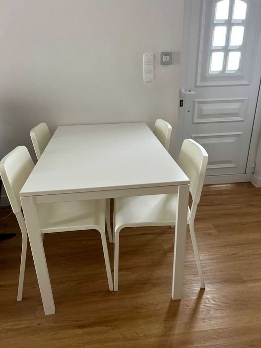 Mesa Vihals  - IKEA - Excelente Estado