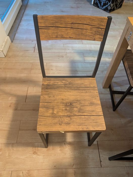 Mesa extensível e 6 cadeiras