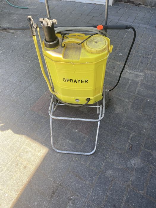 Opryskiwacz elektryczny plus ładowarka