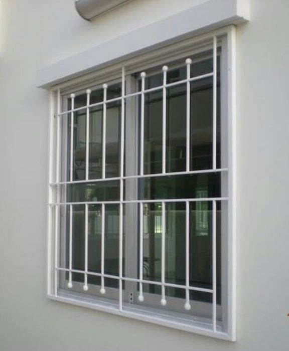 Решетки на окна,двери,балкон.Кованые или сварныеДоставим,установим.