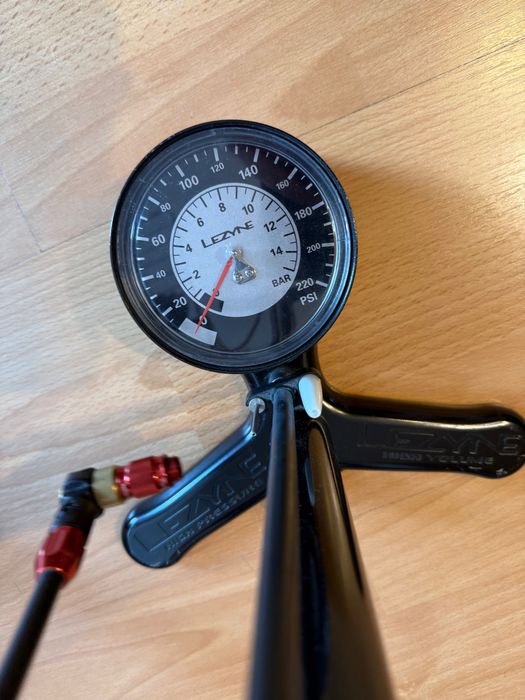 Pompka podłogowa LEZYNE Classic Floor Drive ABS1