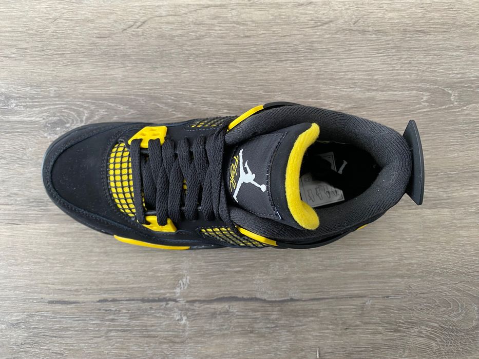 Jordan 4 Retro Thunder (2023) - EU 38