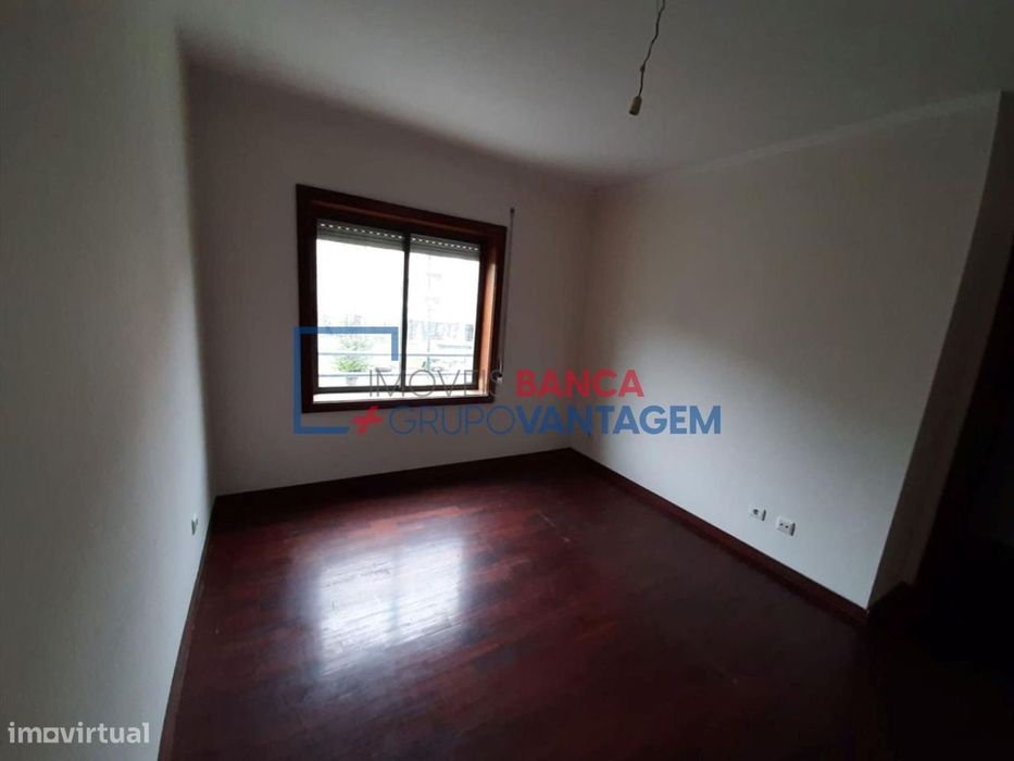 Apartamento T2 C/Varanda - Valongo