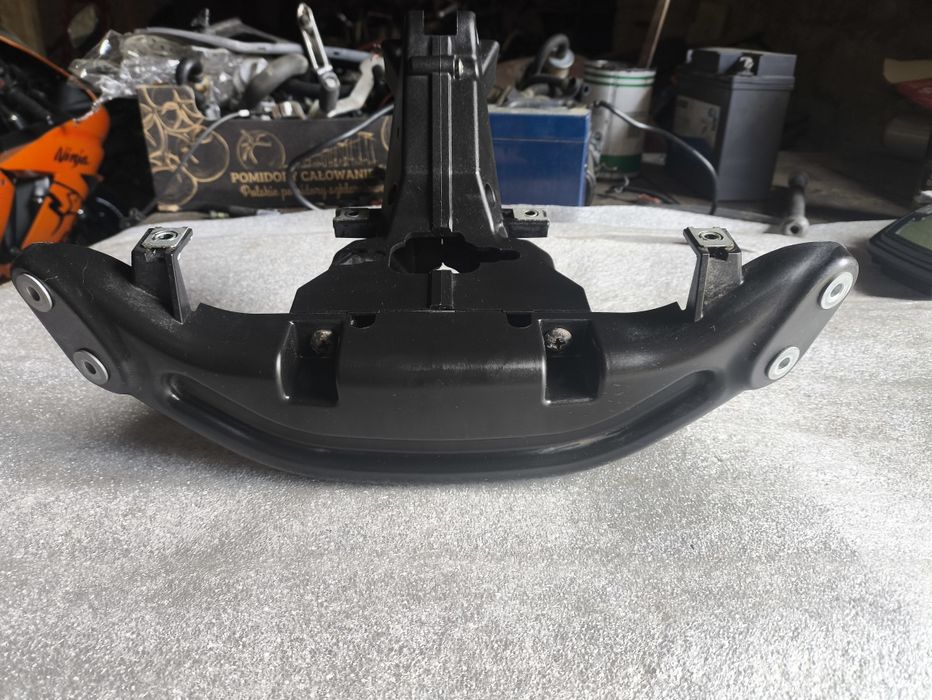 Aprilia rs 125 stelaż czaszy zegarów licznika