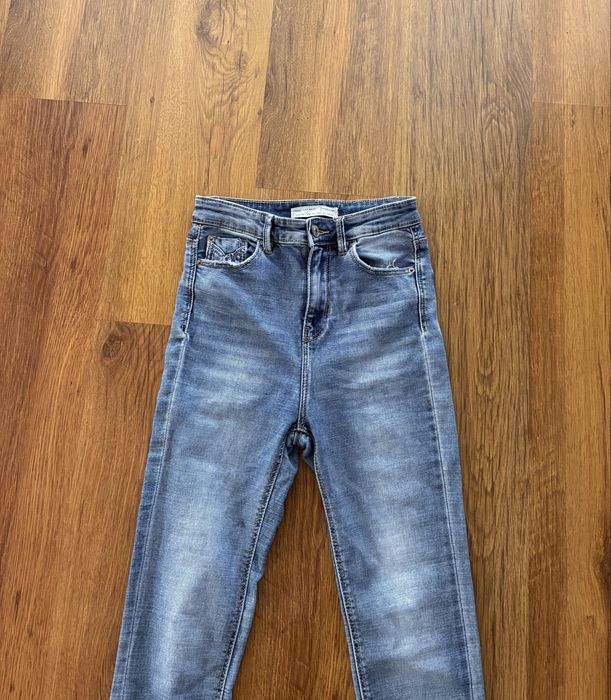 Spodnie jeansowe Stradivarius Super High Waist