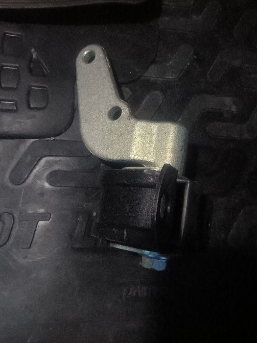 Подушки двигателя на ВАЗ 2170-2172 Приора