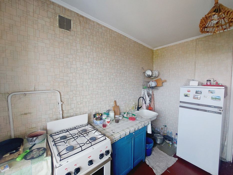 Продаж чотирьохкімнатної квартири.