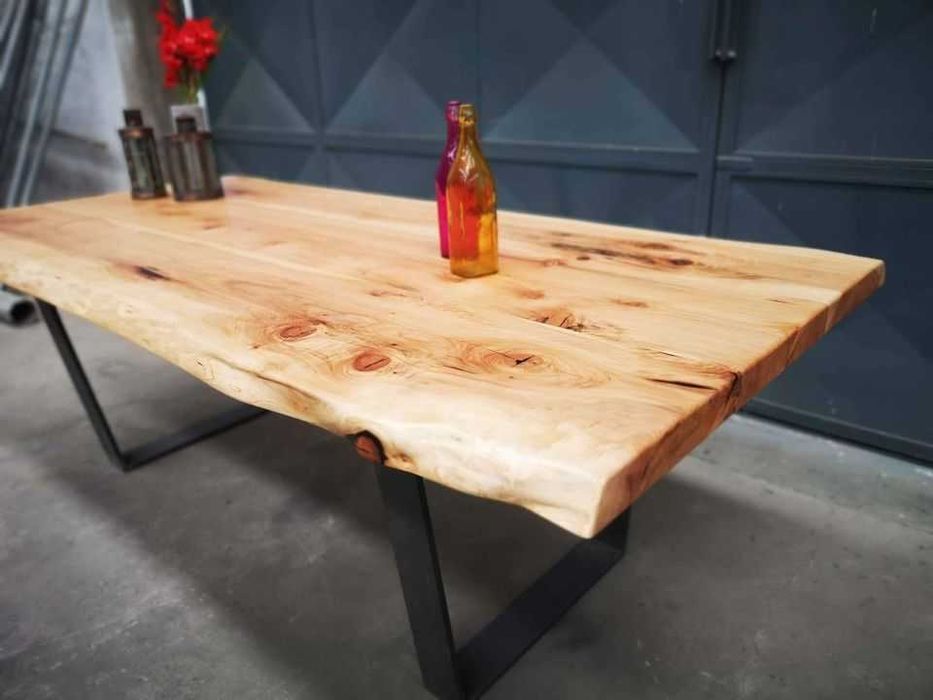 Mesa de madeira maciça em veio natural estilo industrial/rustico