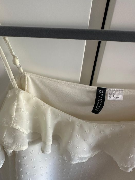 Blusa creme plumeti da H&M