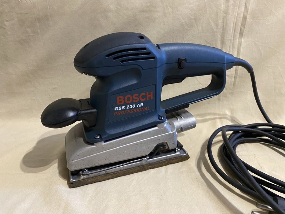 Швейцария! Шлифмашина вибрационная Bosch GSS 230 AE
