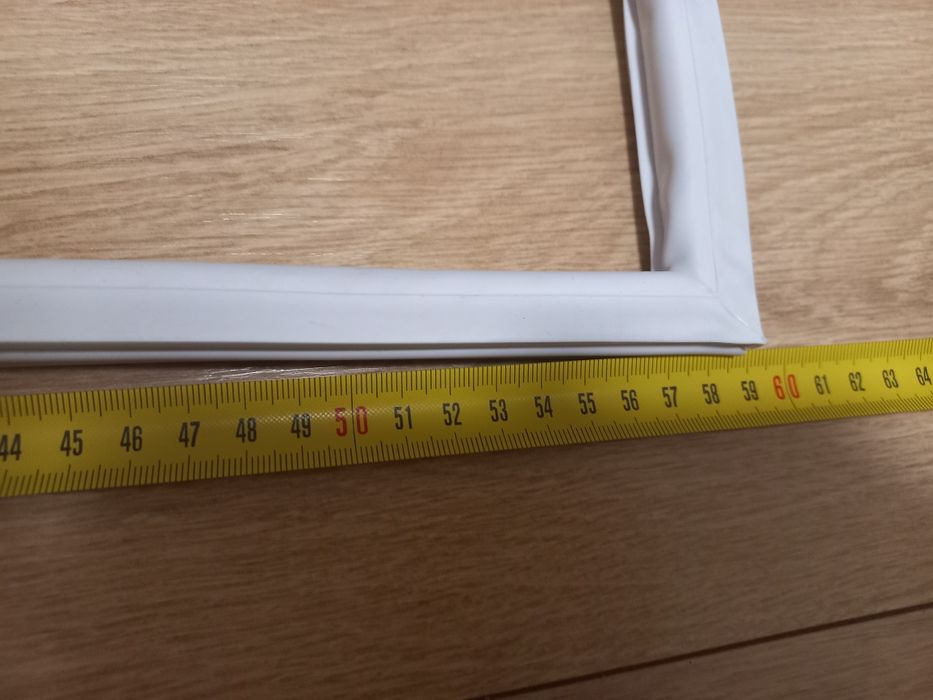 Ущільнювач  на морозильну камеру.